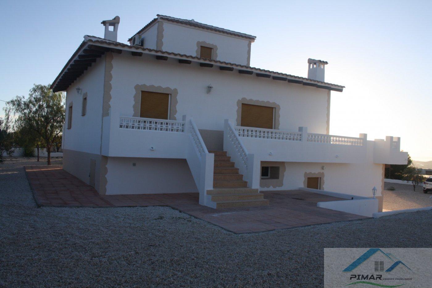 For sale of chalet in Adsubia
