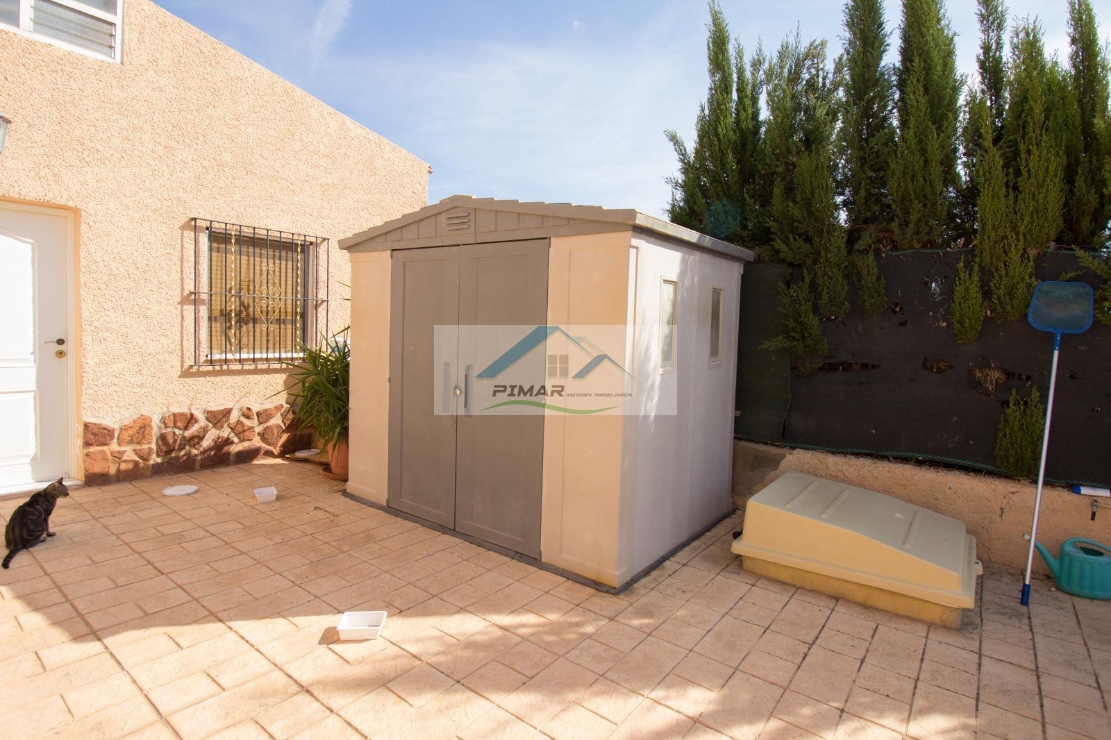 Zu verkaufen von chalet in
 Elche-Elx