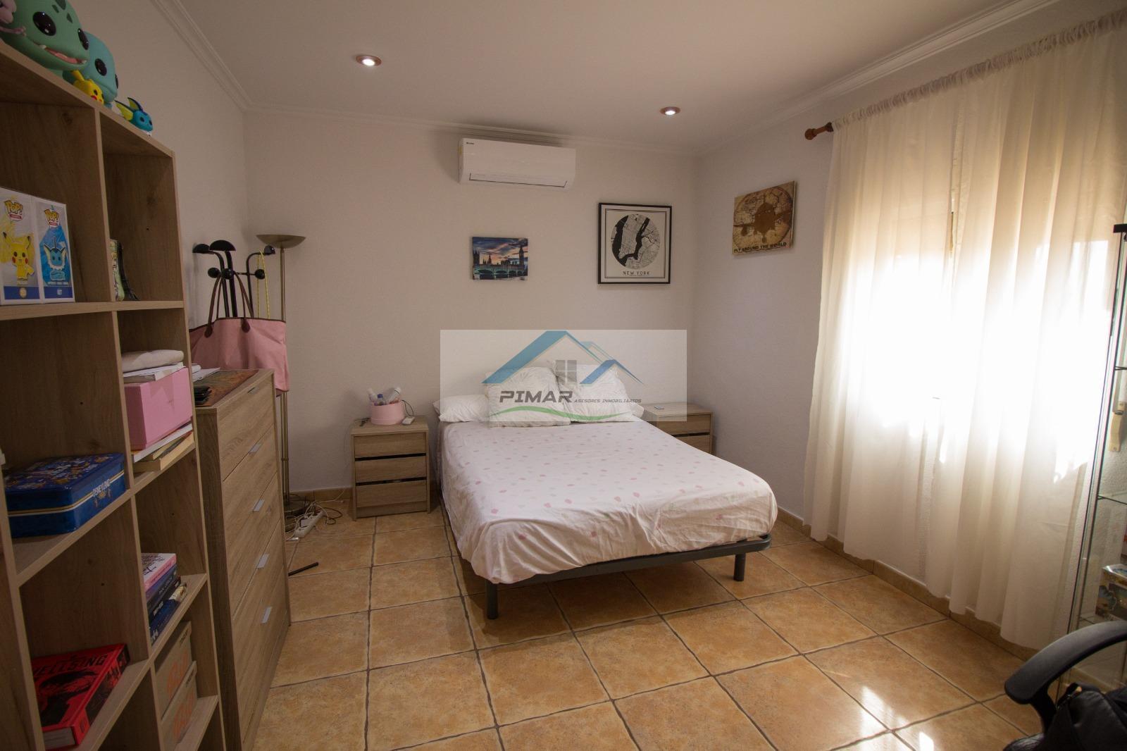 Zu verkaufen von chalet in
 Elche-Elx