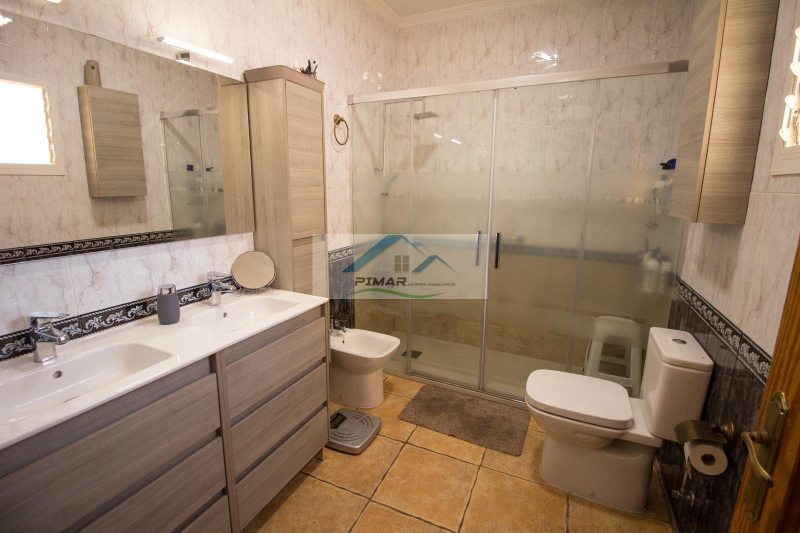 Zu verkaufen von chalet in
 Elche-Elx