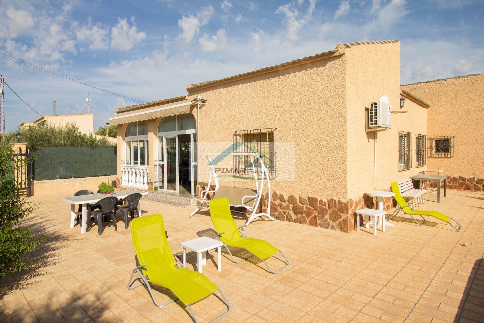 Zu verkaufen von chalet in
 Elche-Elx