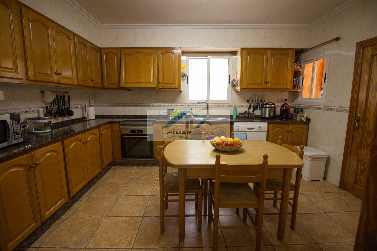 Zu verkaufen von chalet in
 Elche-Elx