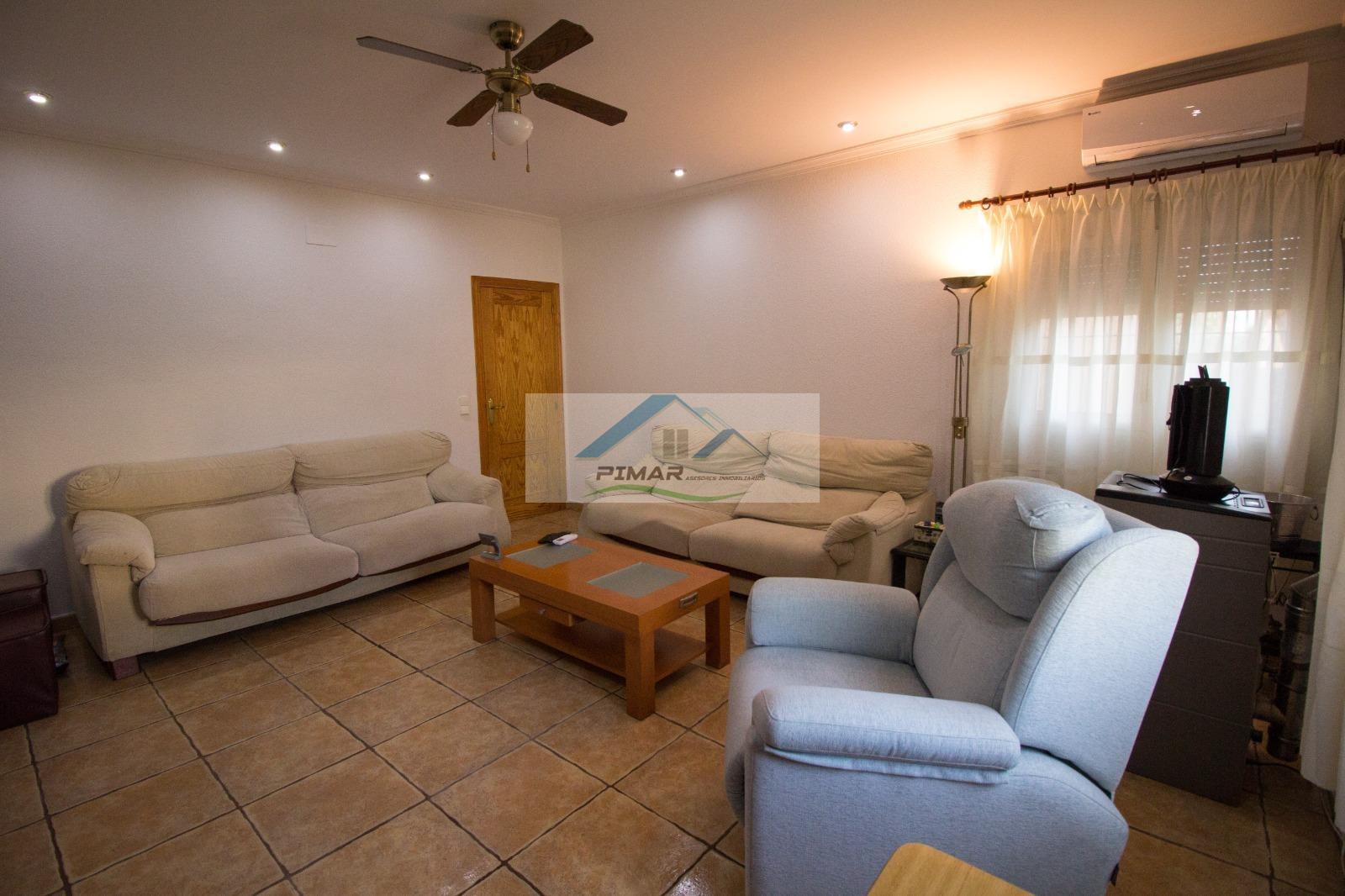 Zu verkaufen von chalet in
 Elche-Elx
