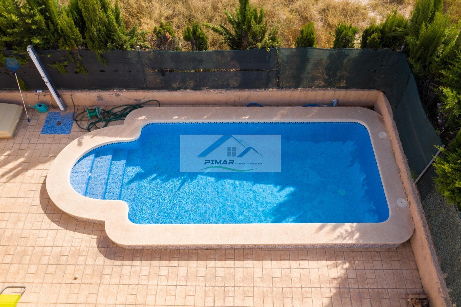 Zu verkaufen von chalet in
 Elche-Elx