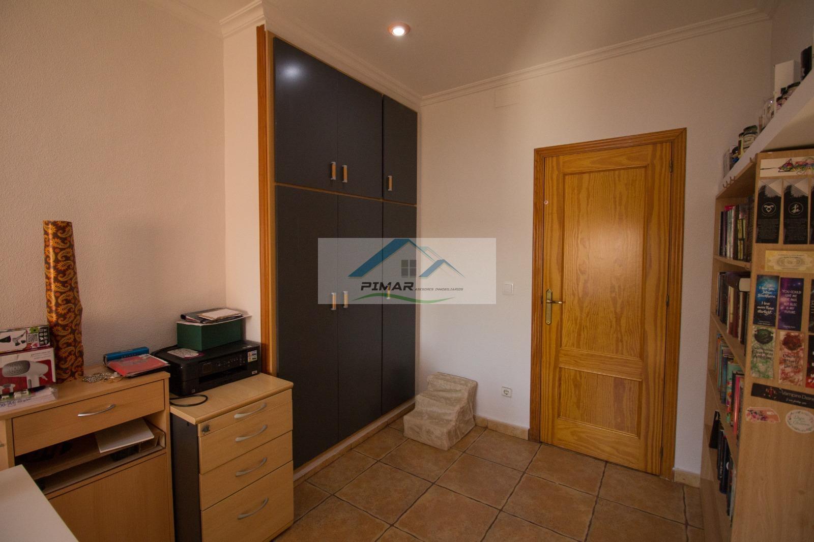 Zu verkaufen von chalet in
 Elche-Elx