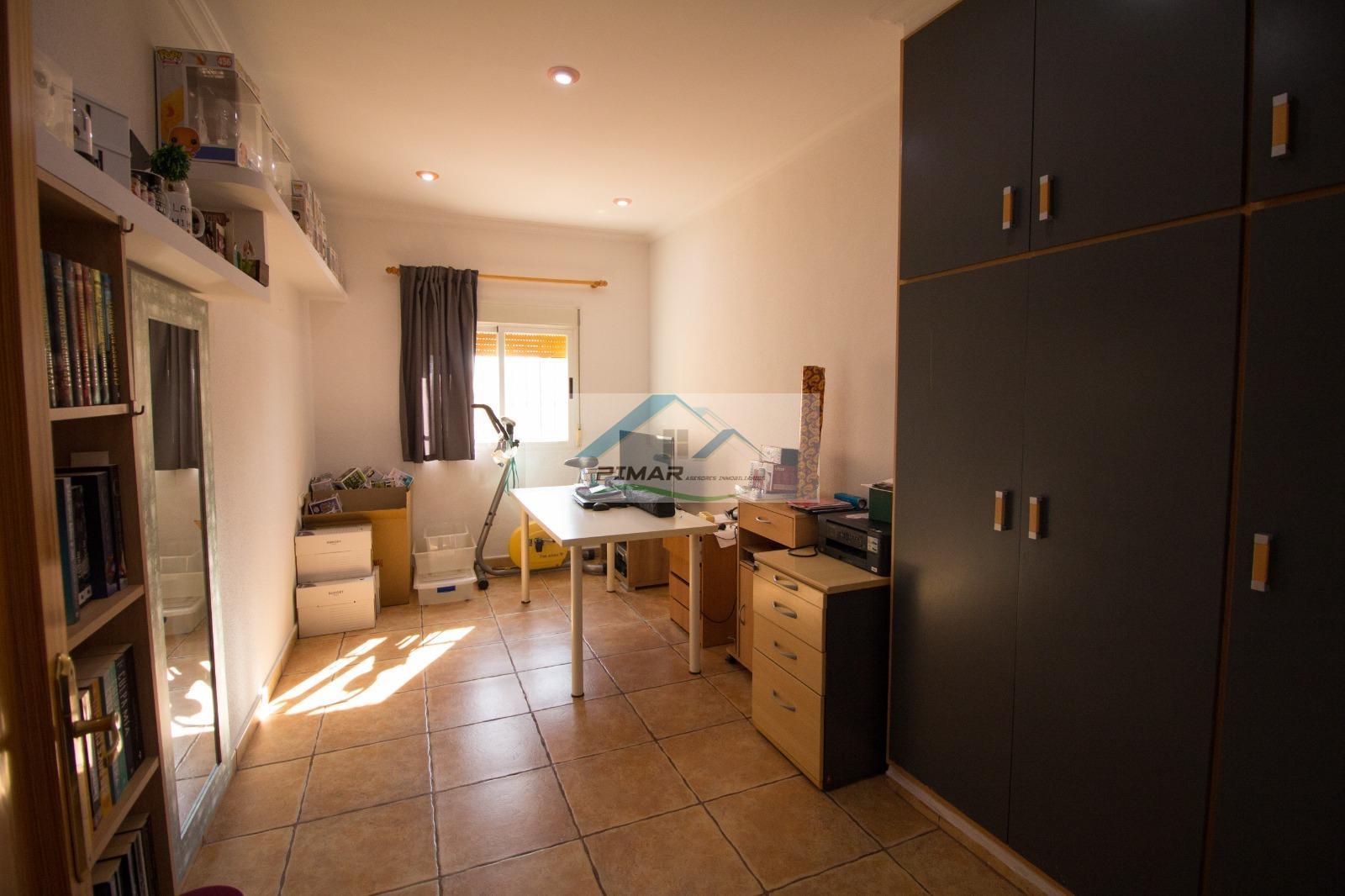 Zu verkaufen von chalet in
 Elche-Elx