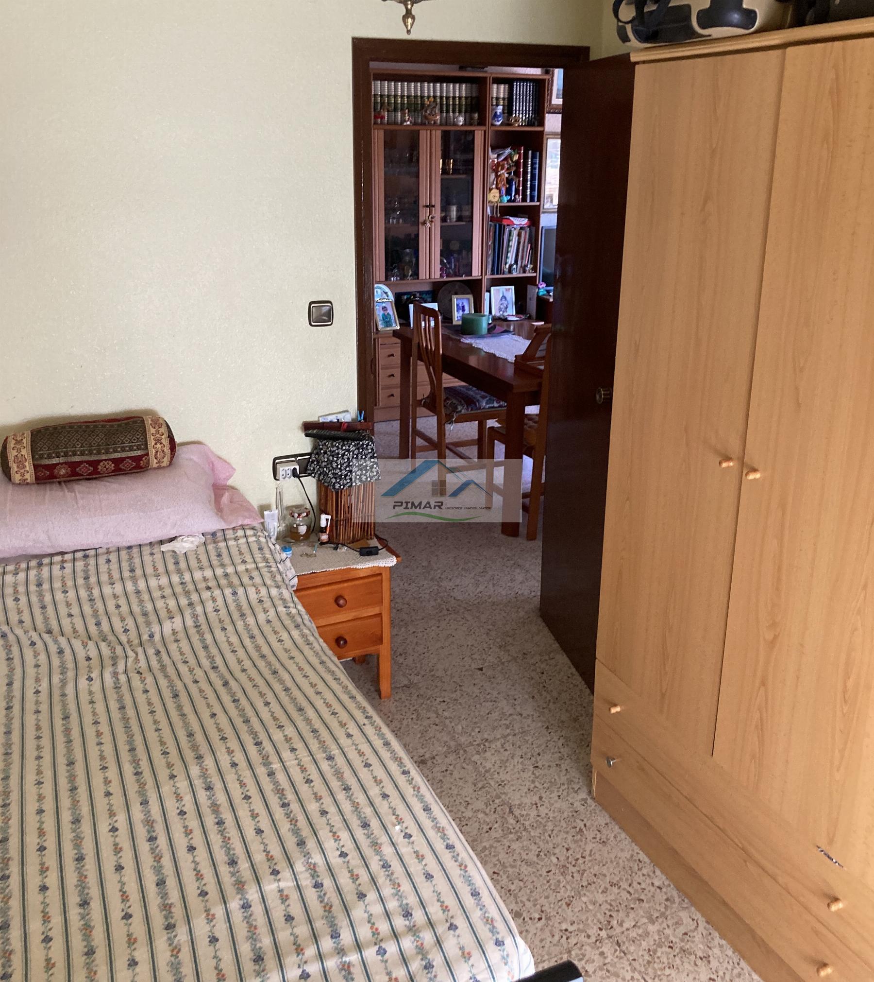 بيع من أرضية في Elche-Elx