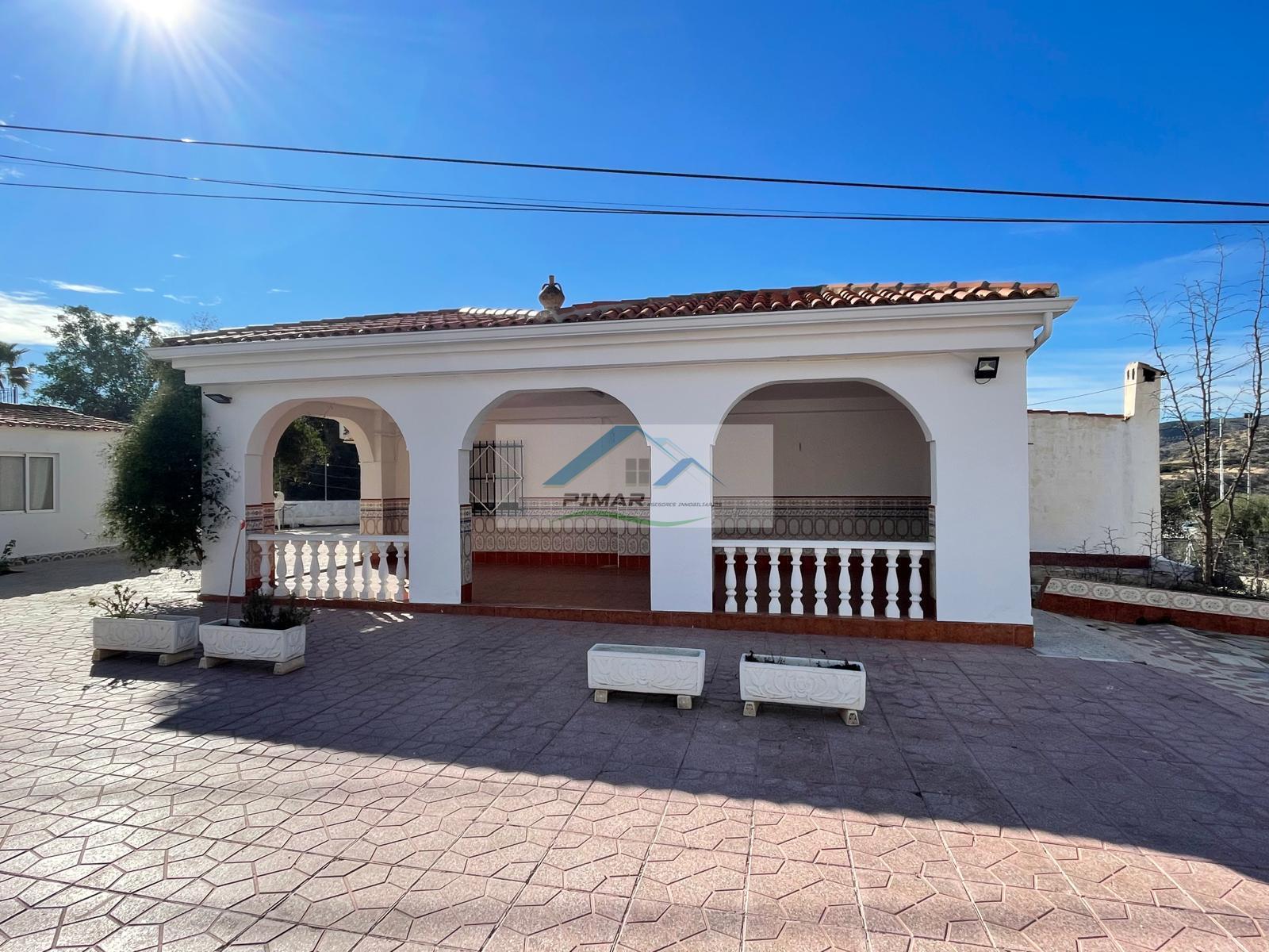 Verkoop van kleine villa in Elche-Elx