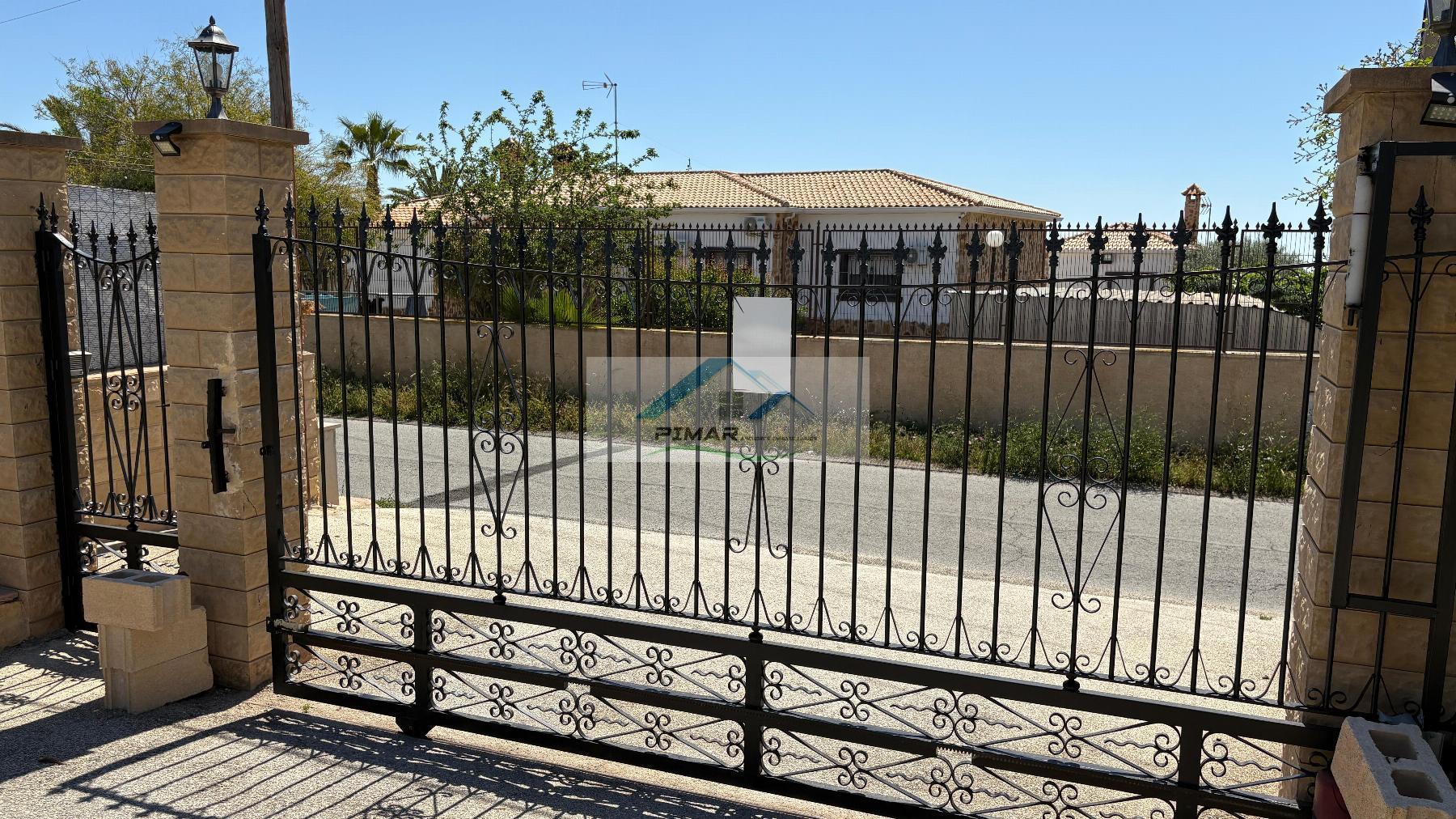Verkoop van kleine villa in Elche-Elx