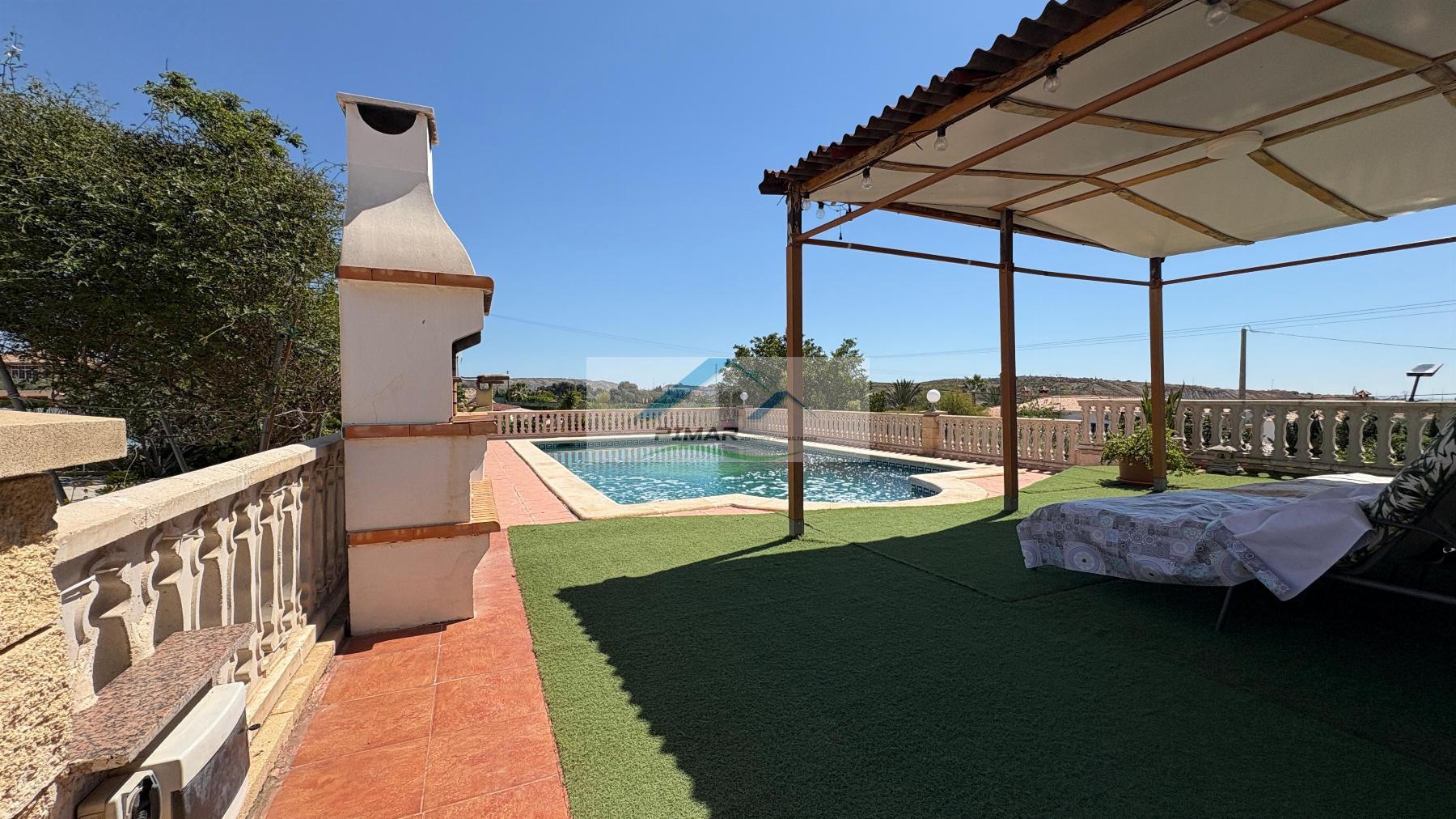 Verkoop van kleine villa in Elche-Elx