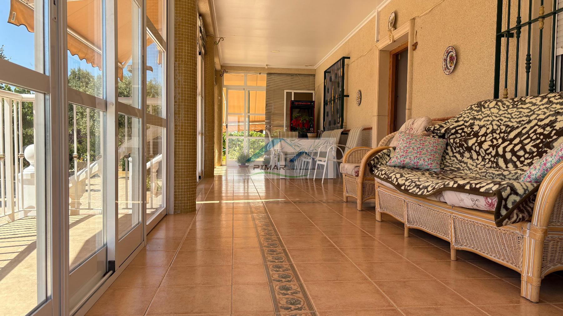 Verkoop van kleine villa in Elche-Elx