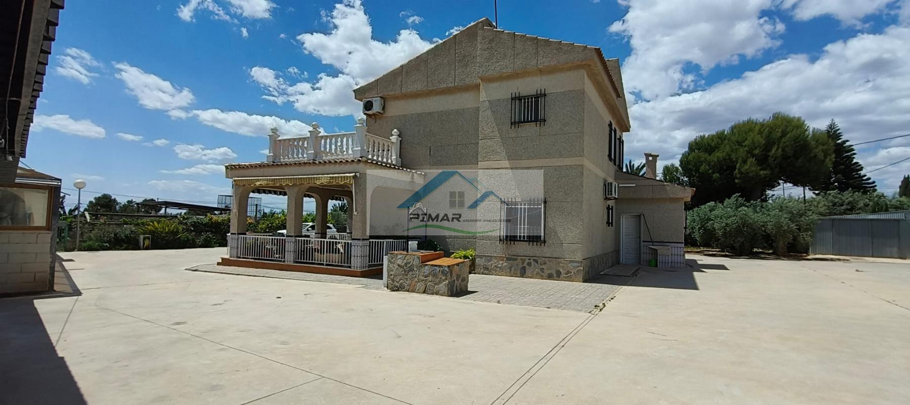 Verkoop van kleine villa in Elche-Elx