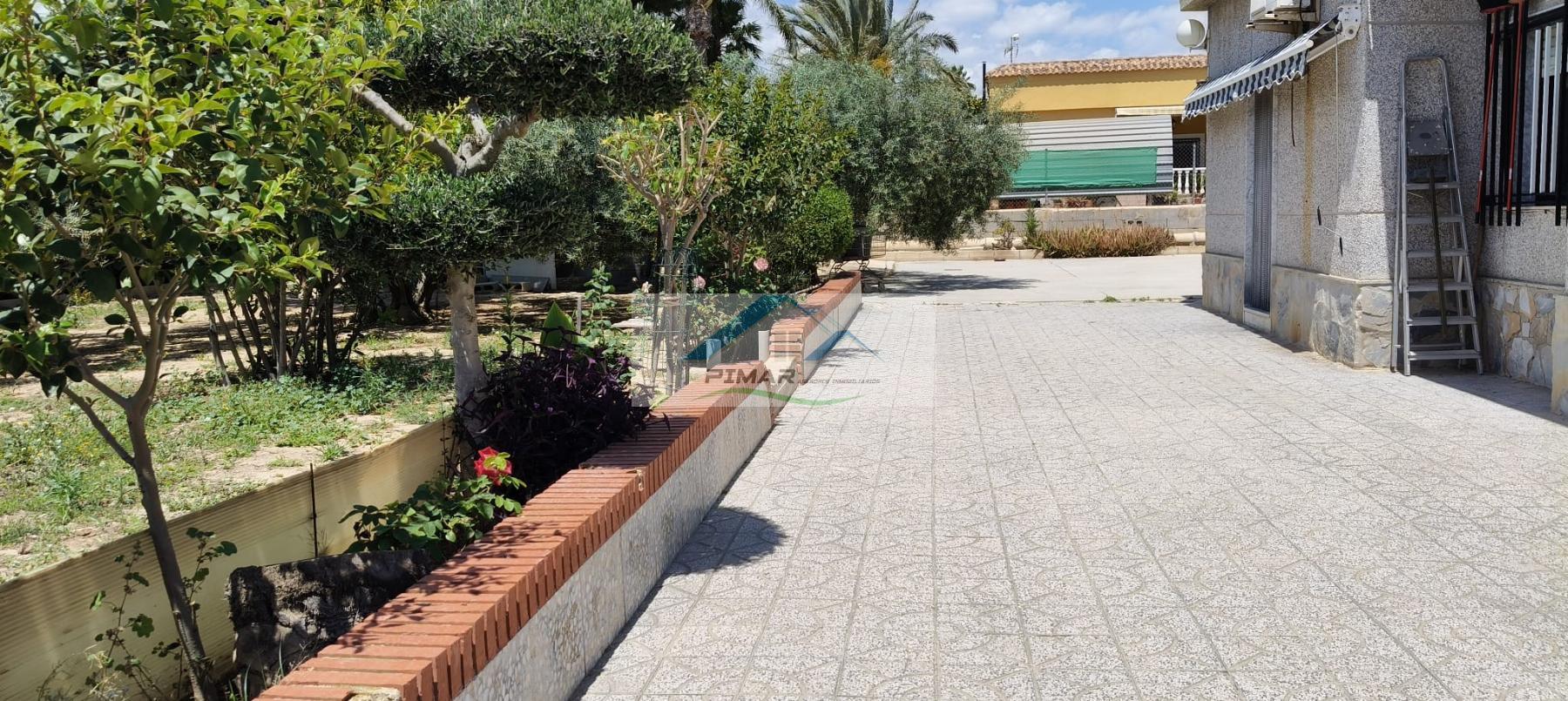 بيع من الشاليه في Elche-Elx