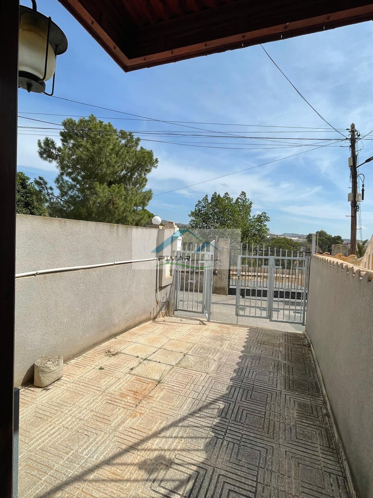 For sale of duplex in Crevillent