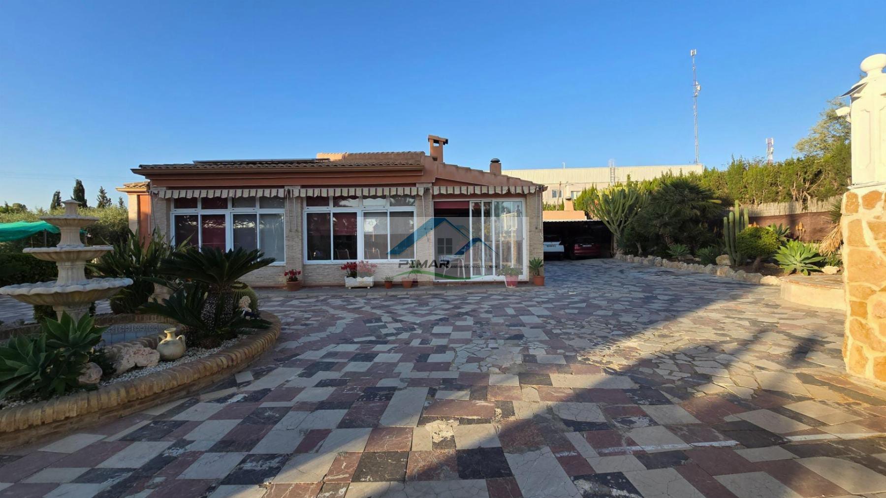For sale of chalet in Elche-Elx