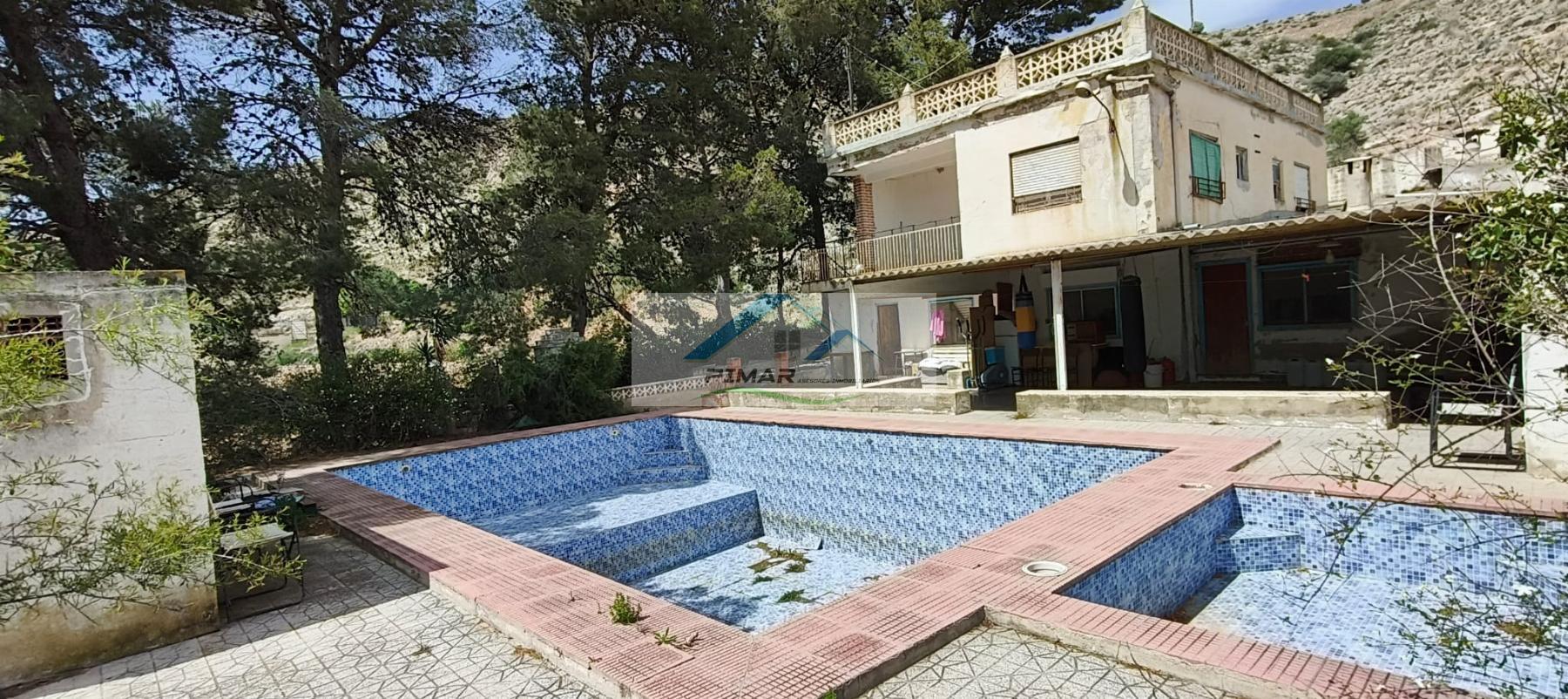 Venta de casa en Hondón de las Nieves