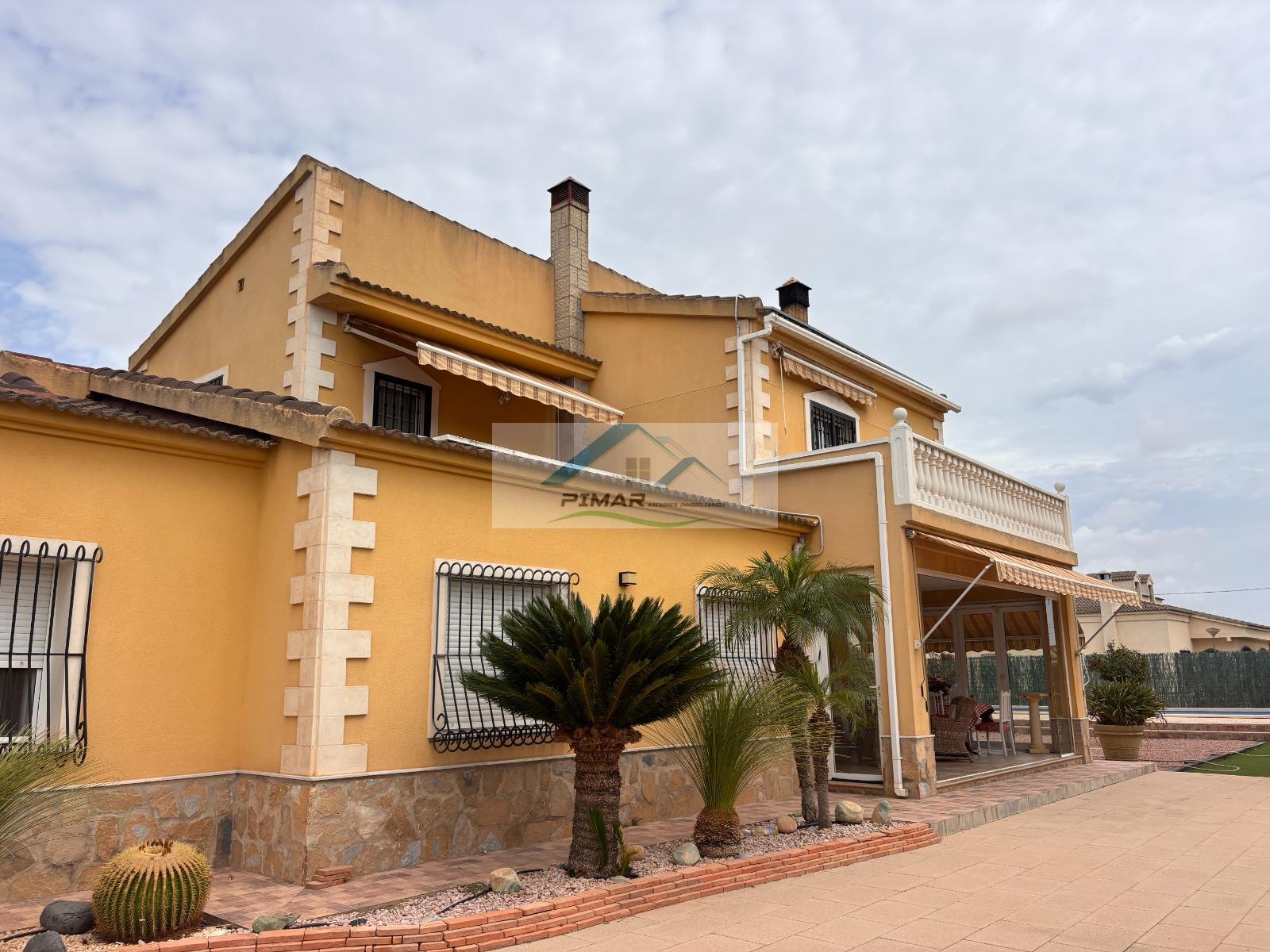 Venta de chalet en Elche-Elx