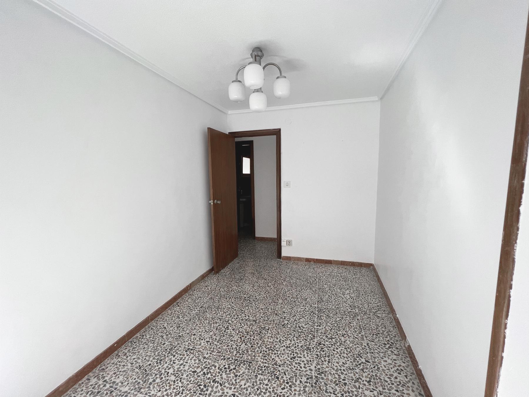 For sale of apartment in Elche-Elx