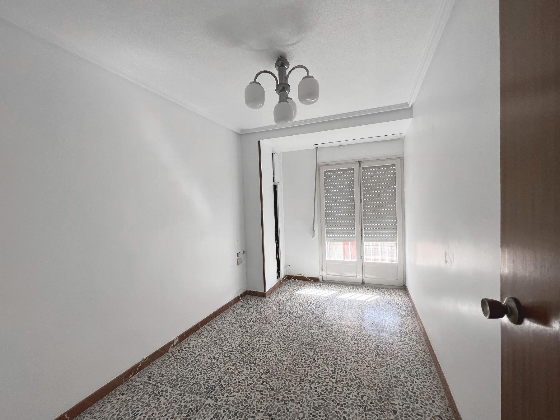 For sale of apartment in Elche-Elx