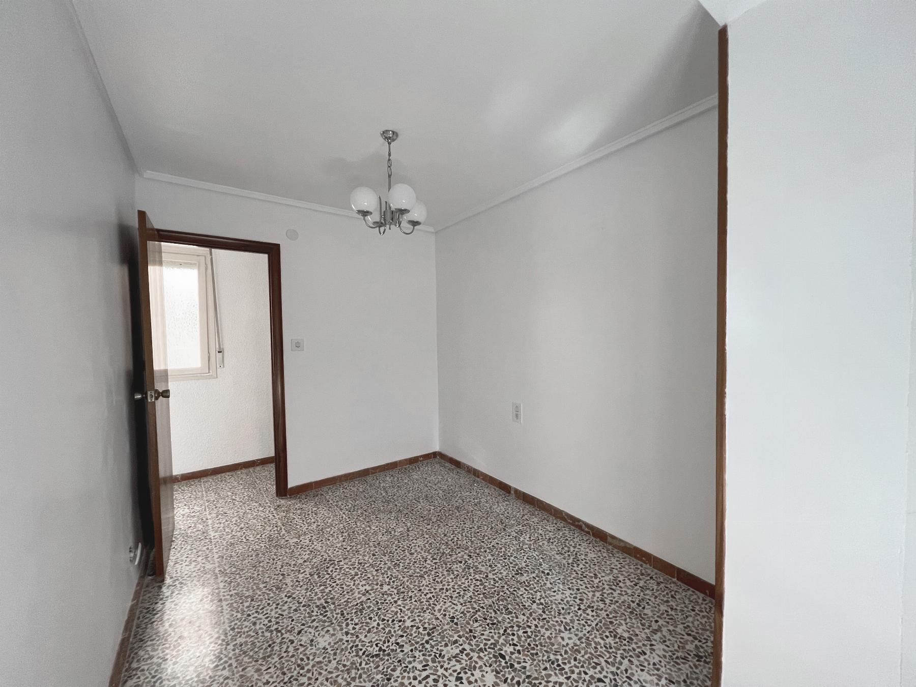 For sale of apartment in Elche-Elx