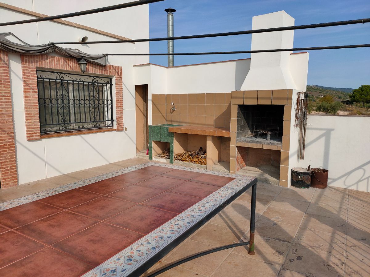 For sale of chalet in Castalla