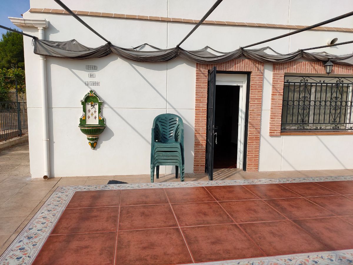 For sale of chalet in Castalla