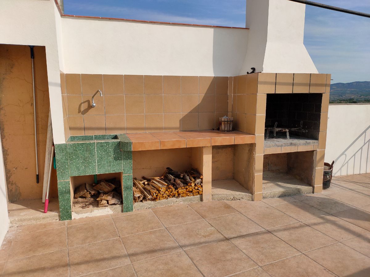 For sale of chalet in Castalla