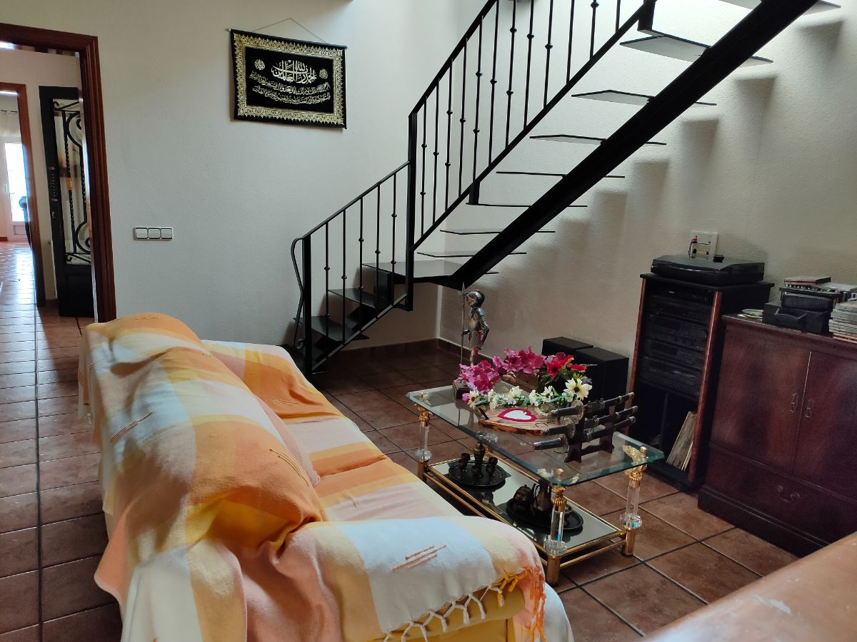 For sale of chalet in Castalla