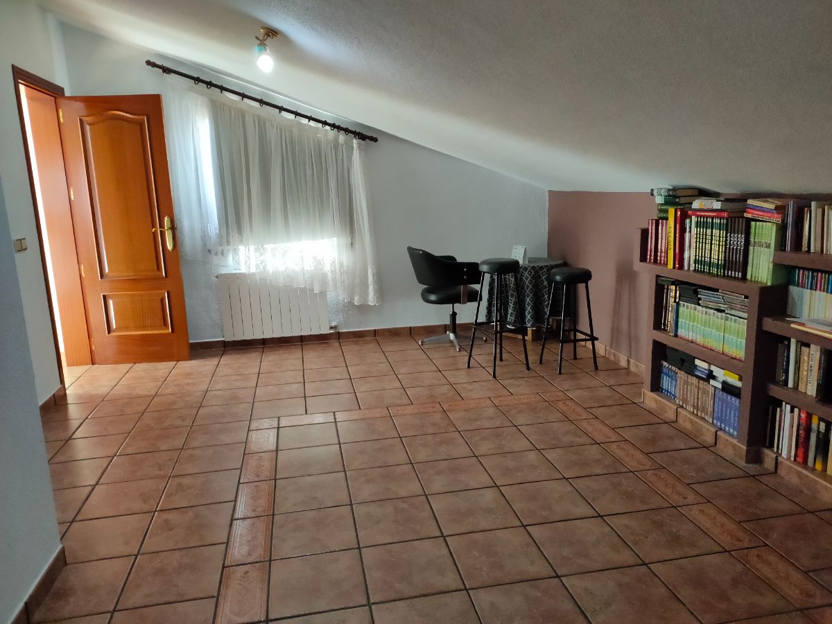 For sale of chalet in Castalla