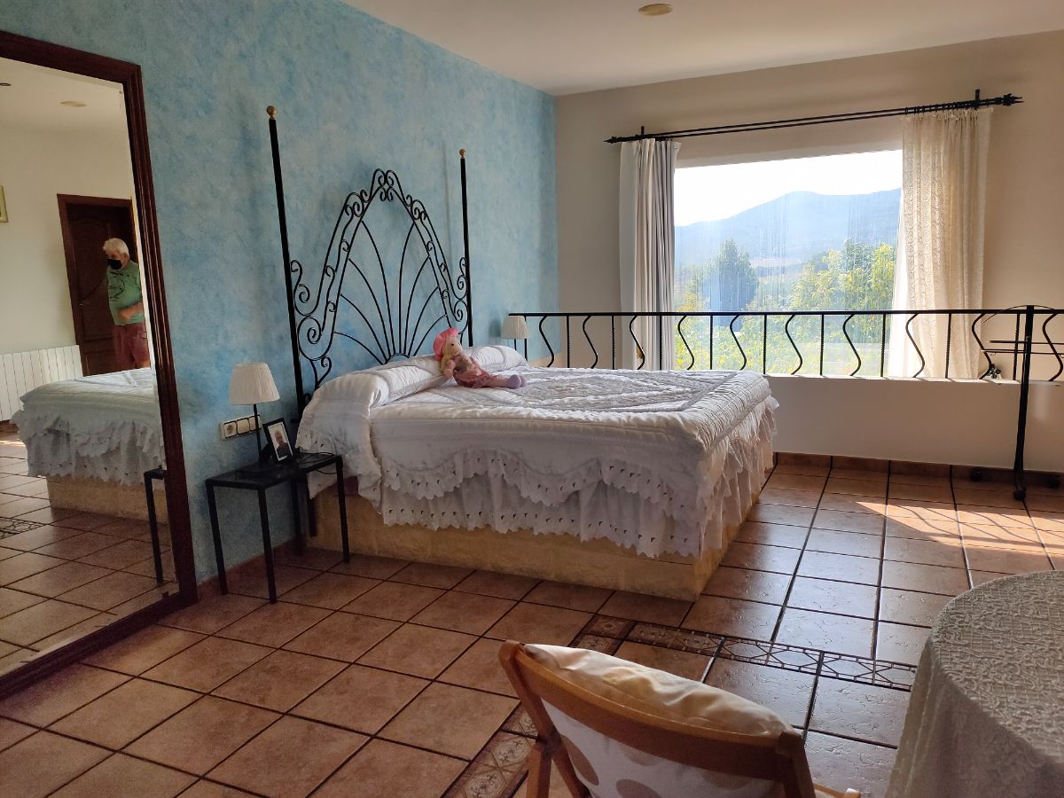For sale of chalet in Castalla