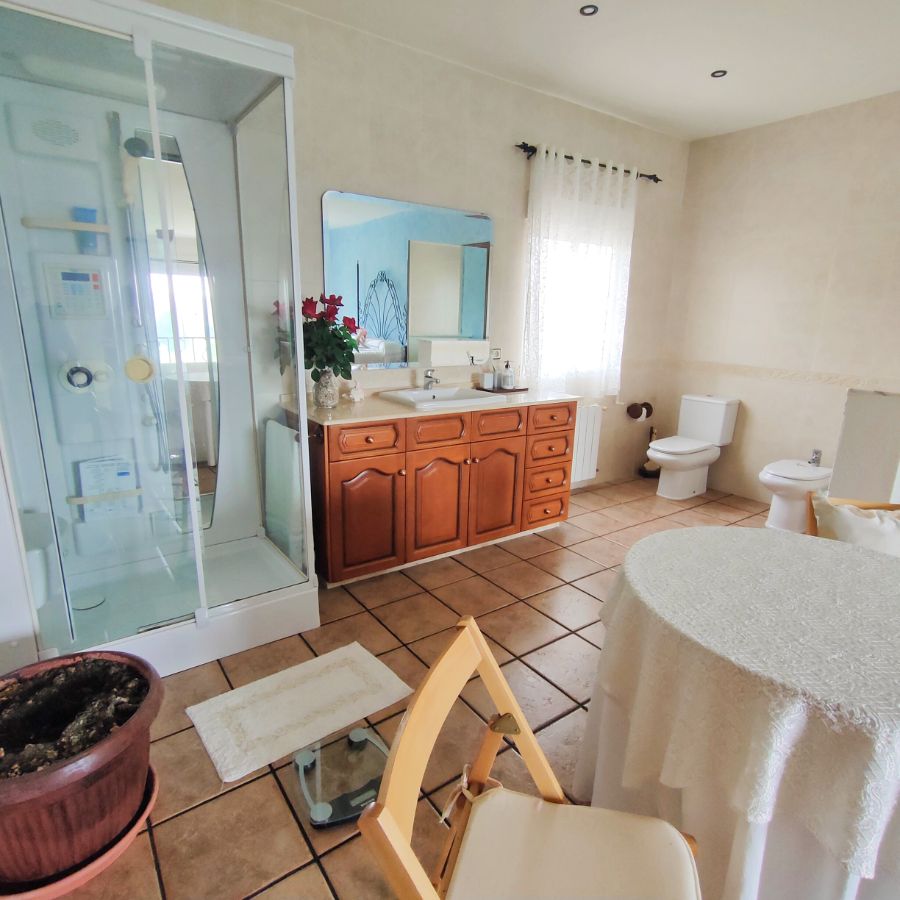 For sale of chalet in Castalla