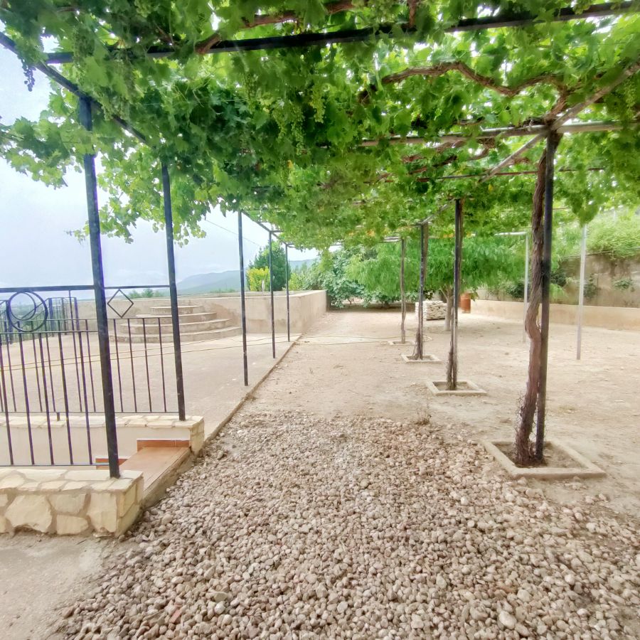 For sale of chalet in Castalla