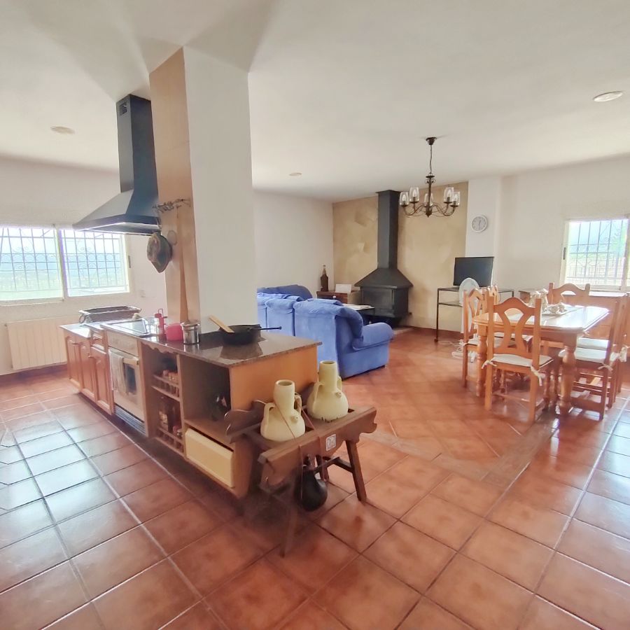 For sale of chalet in Castalla