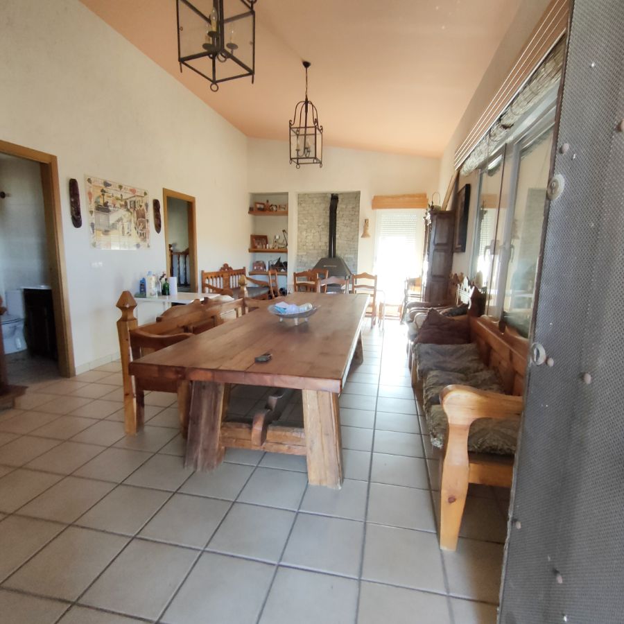 For sale of chalet in Petrer