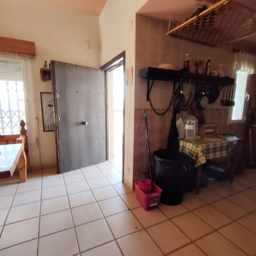 For sale of chalet in Petrer