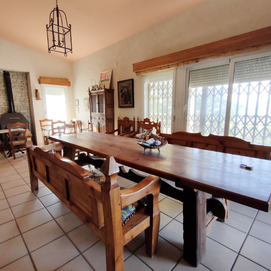 For sale of chalet in Petrer