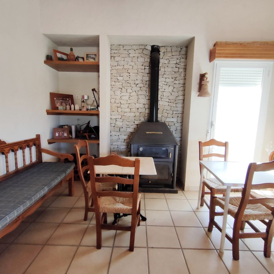 For sale of chalet in Petrer
