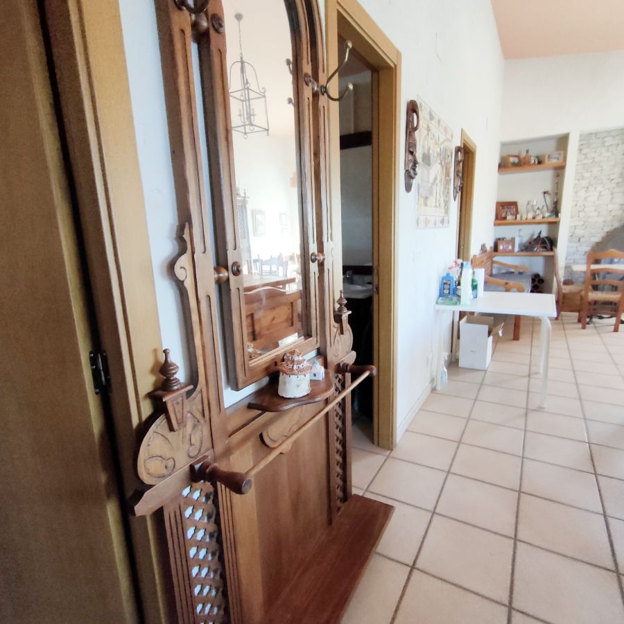 For sale of chalet in Petrer