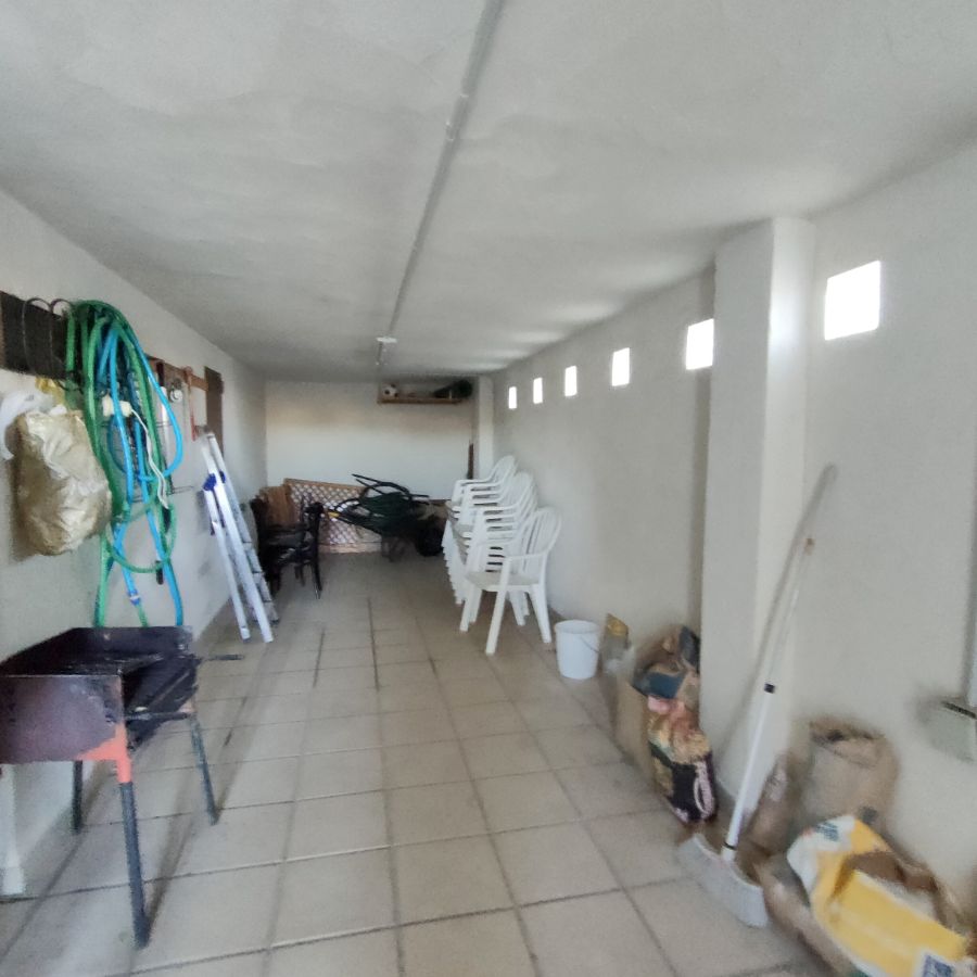For sale of chalet in Petrer