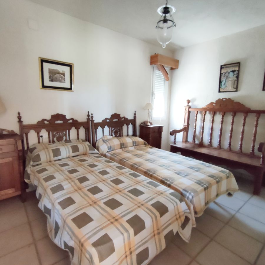 For sale of chalet in Petrer