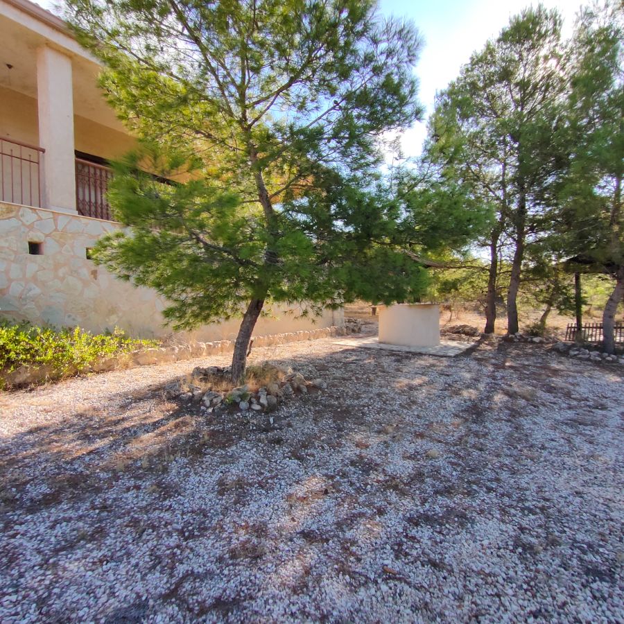 For sale of chalet in Petrer