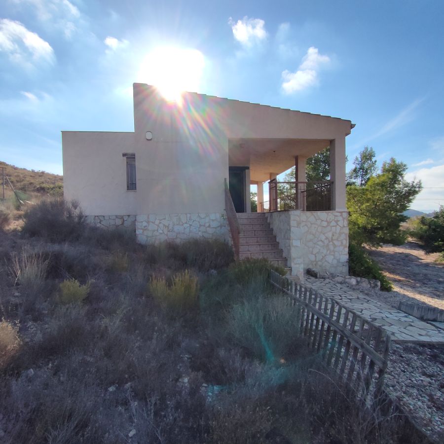 For sale of chalet in Petrer