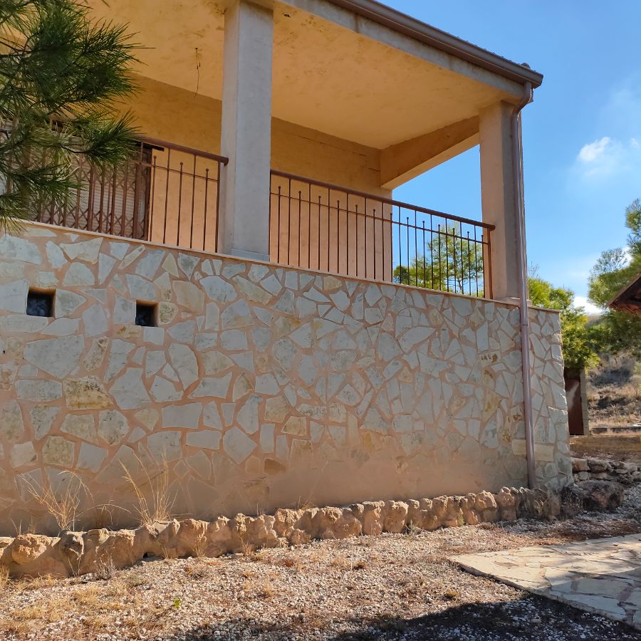 For sale of chalet in Petrer