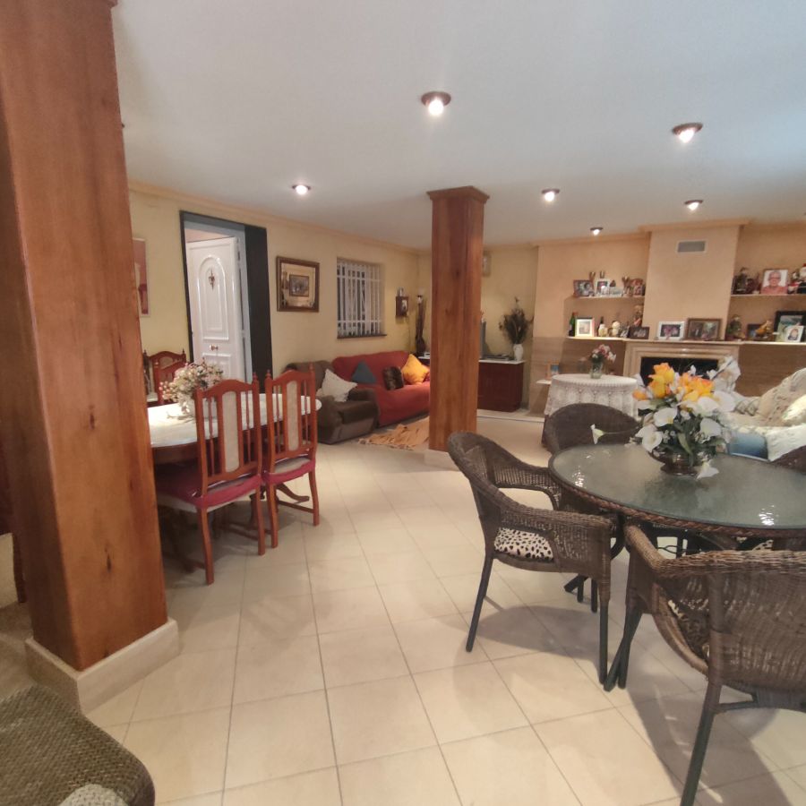 For sale of chalet in Algueña