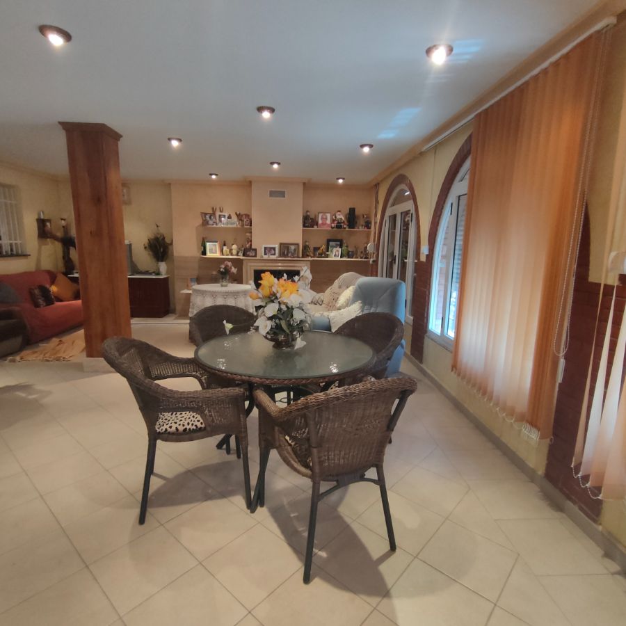 For sale of chalet in Algueña
