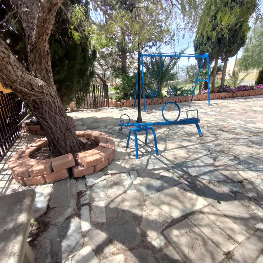 For sale of chalet in Algueña