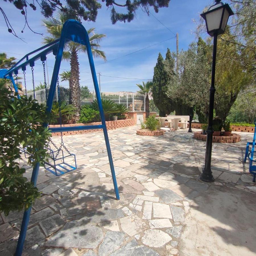 For sale of chalet in Algueña