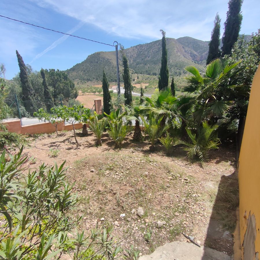For sale of chalet in Algueña