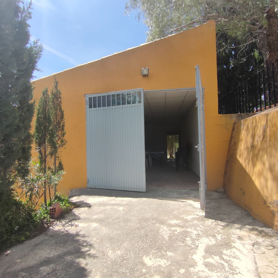 For sale of chalet in Algueña