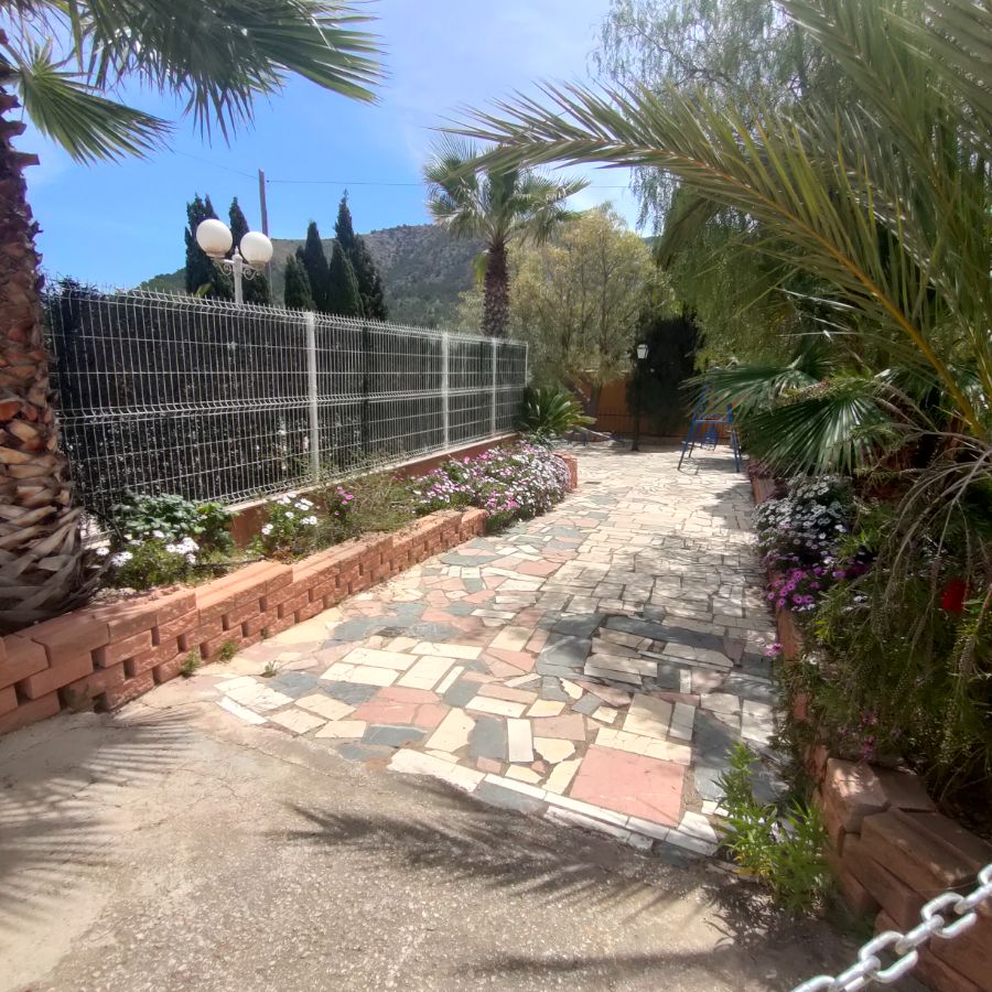 For sale of chalet in Algueña